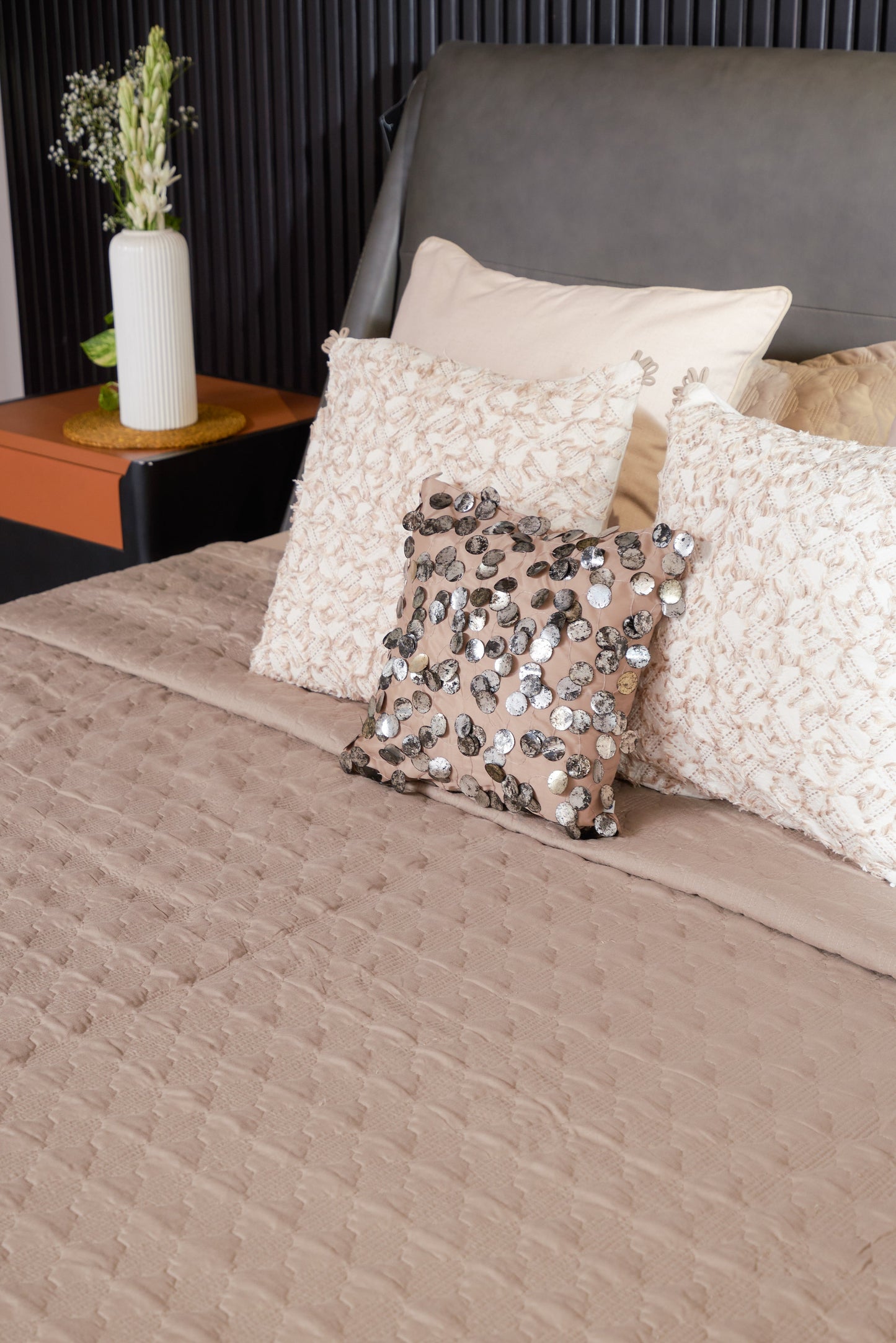 Thea Velvet Bedcover