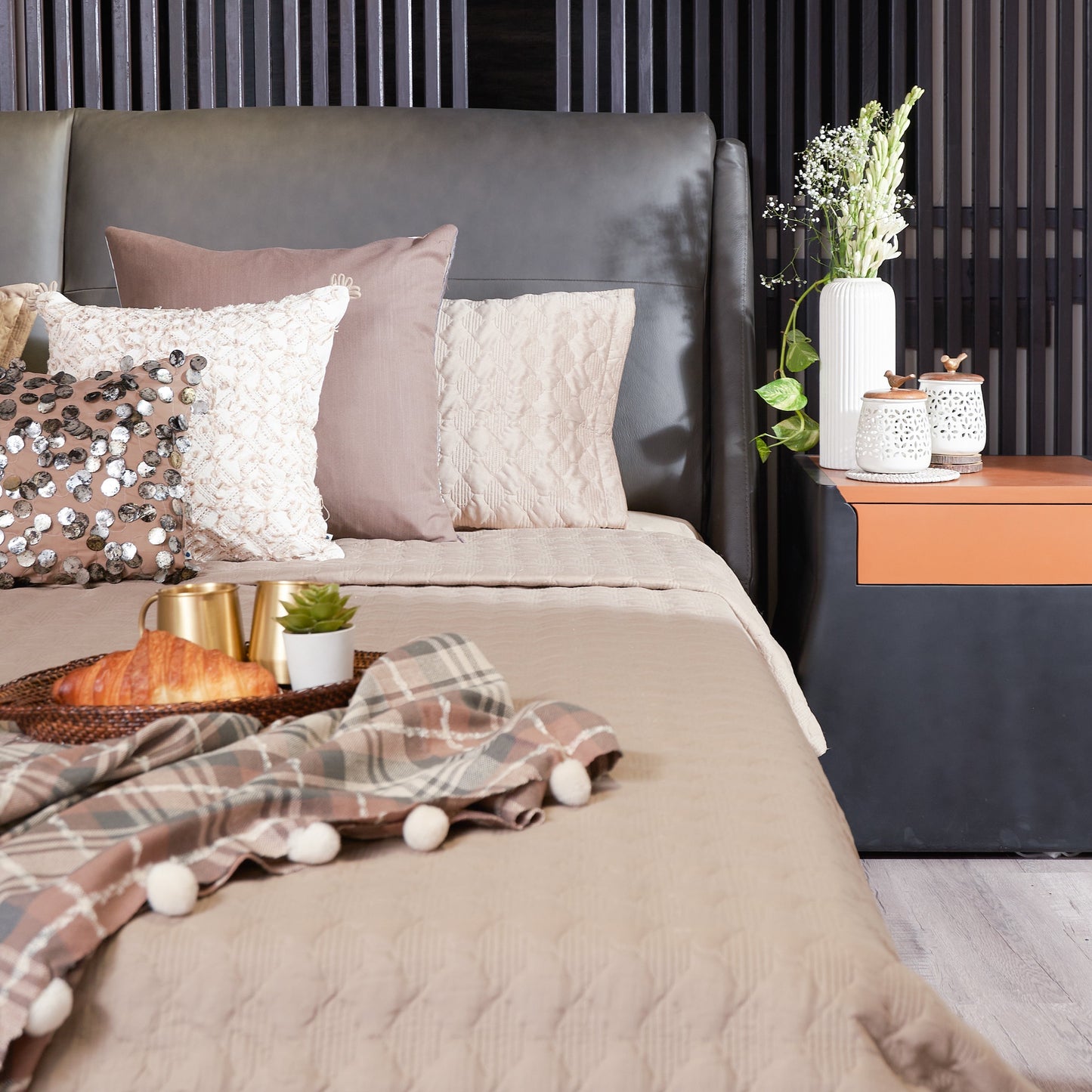 Thea Velvet Bedcover