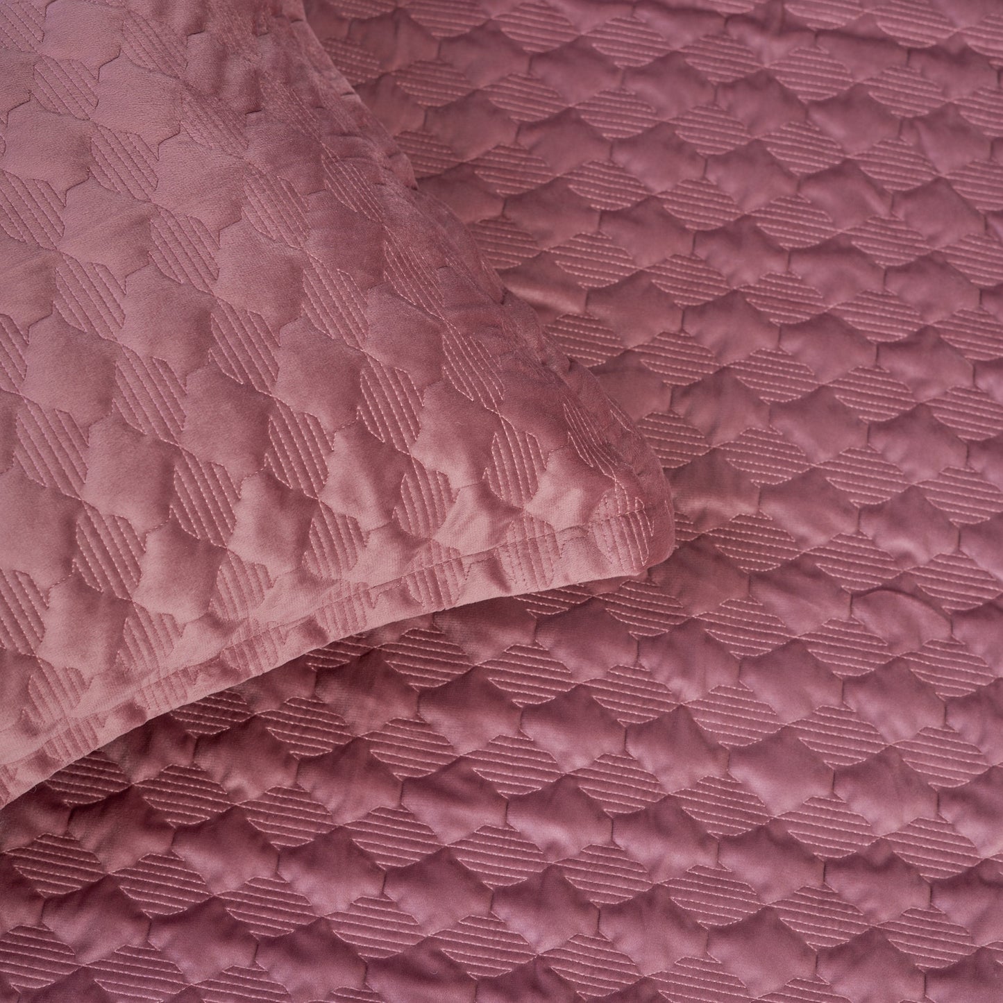 Thea Velvet Bedcover