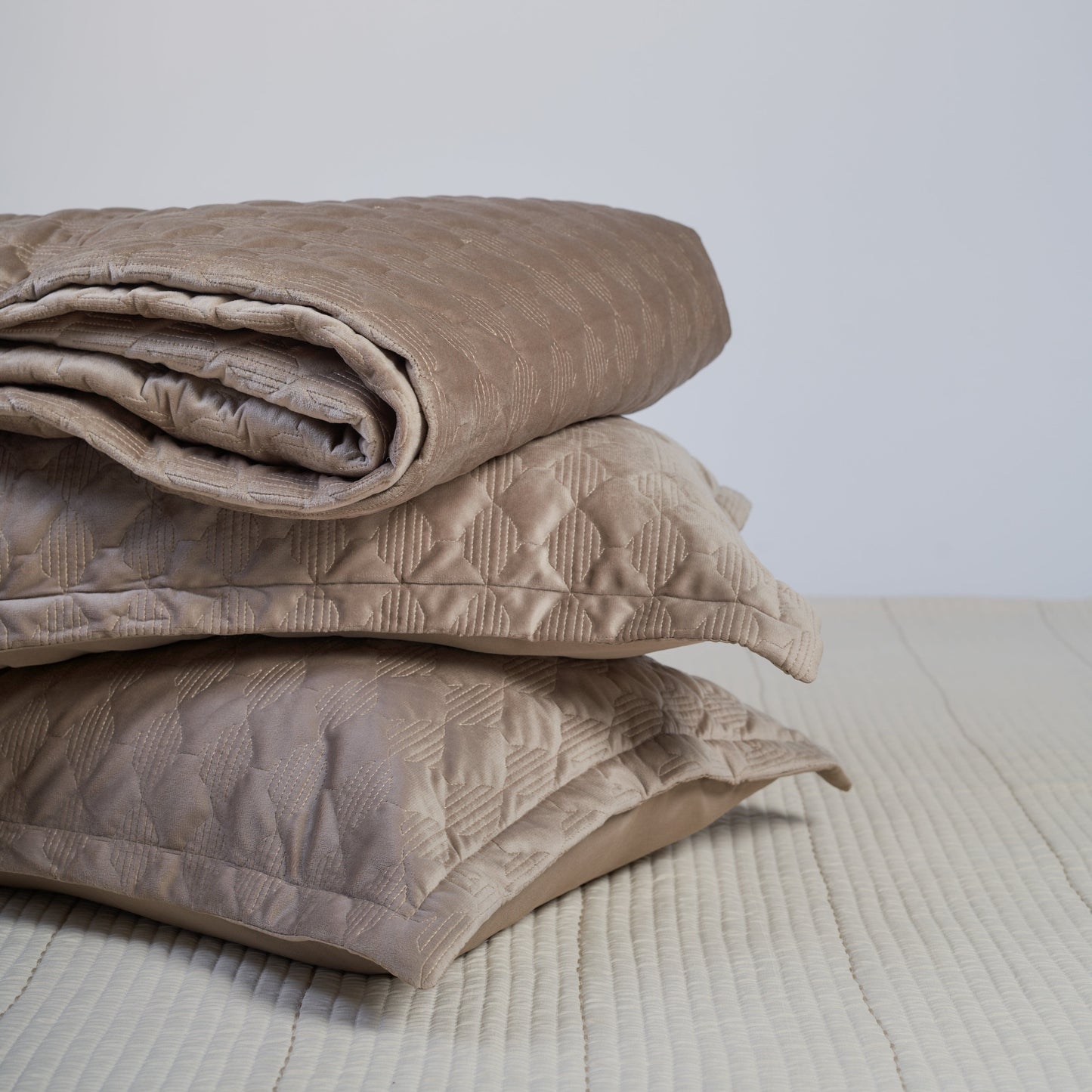 Thea Velvet Bedcover