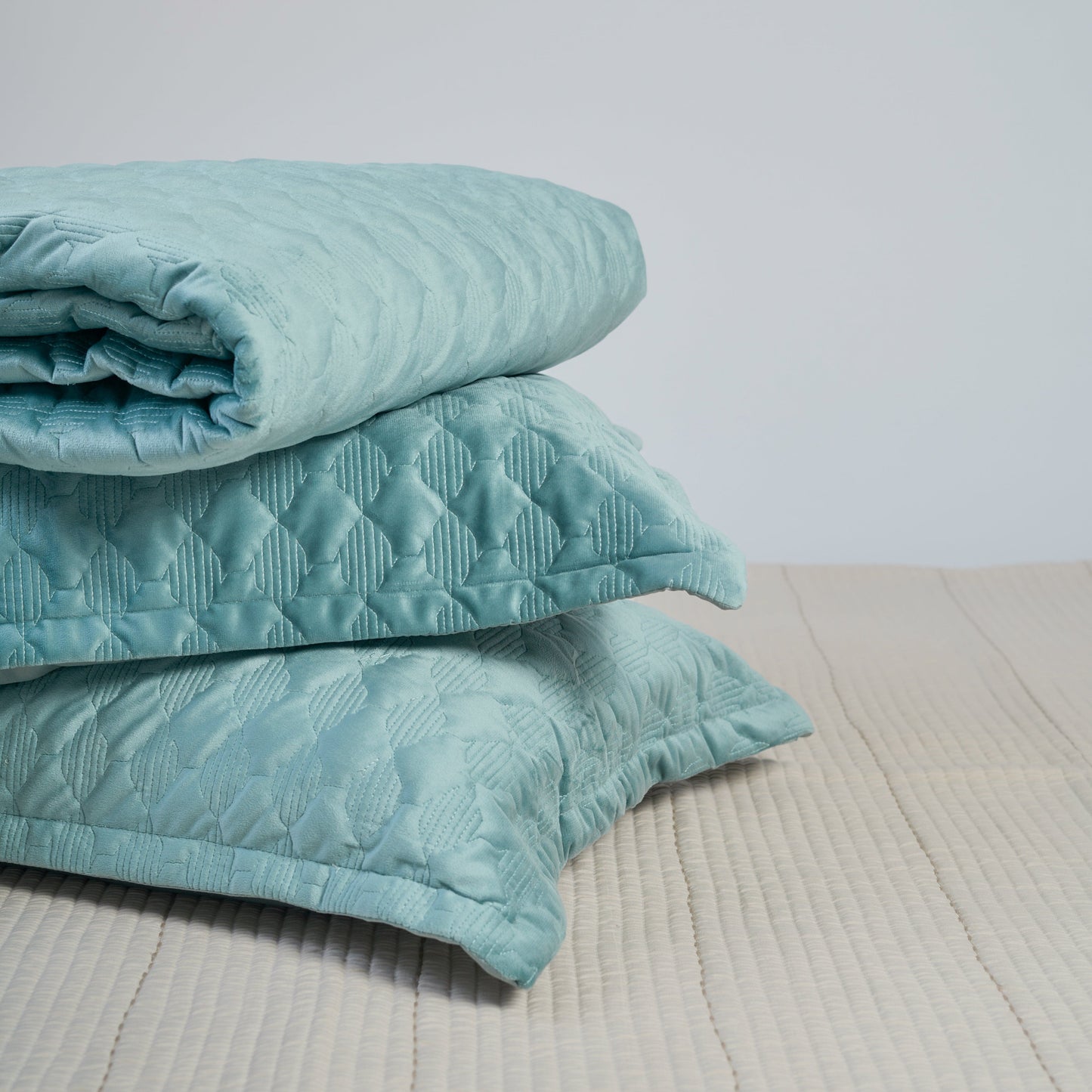Thea Velvet Bedcover