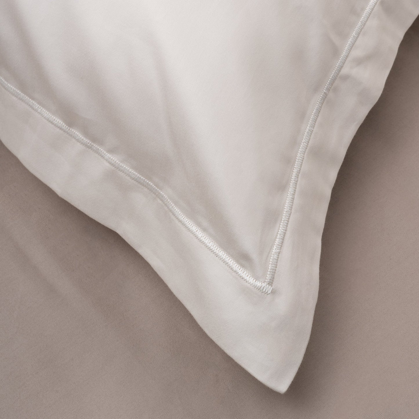 Ivory Bedsheet