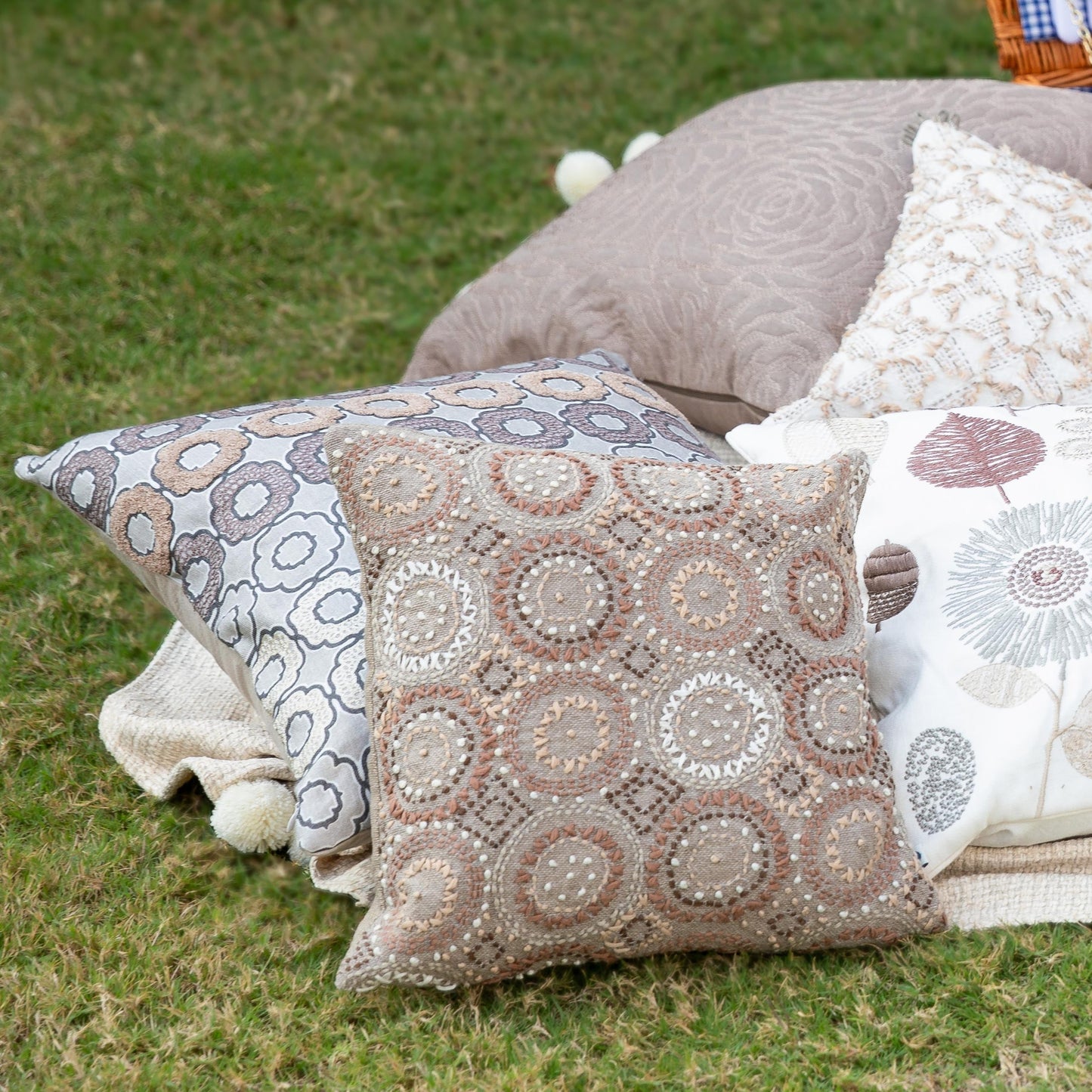 Wreath Cushion Cover